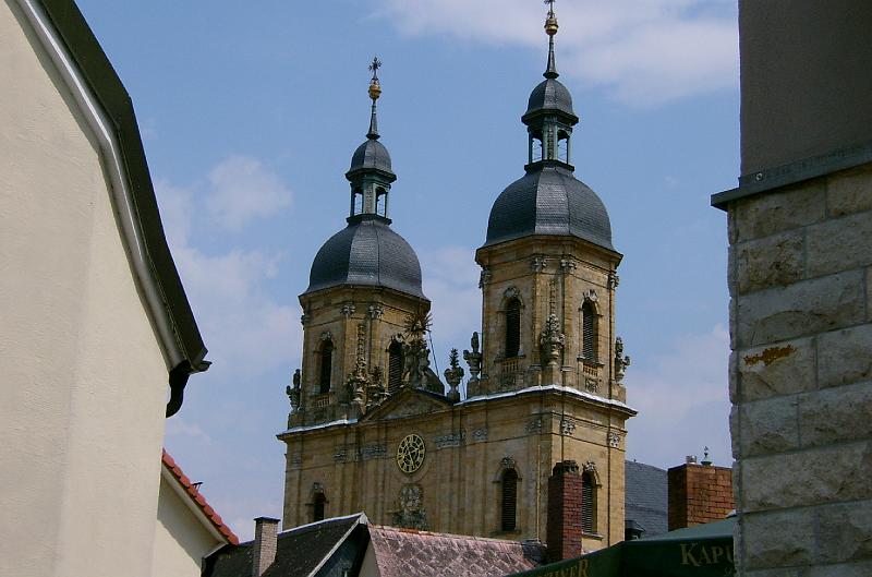 10-Tuerme Basilika.JPG